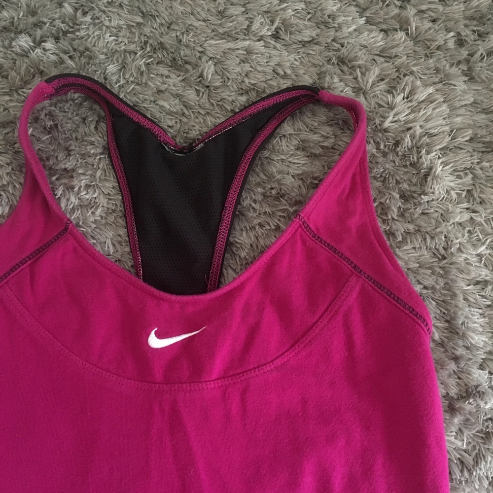 nike workout tank top